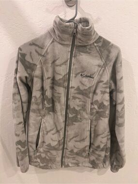 Columbia Women's sage green Camouflage Fleece Jacket